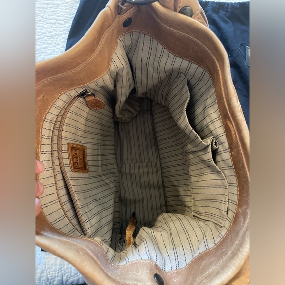 Frye Melissa Hobo and Zip Wallet in Beige in EUC - Picture 13 of 16